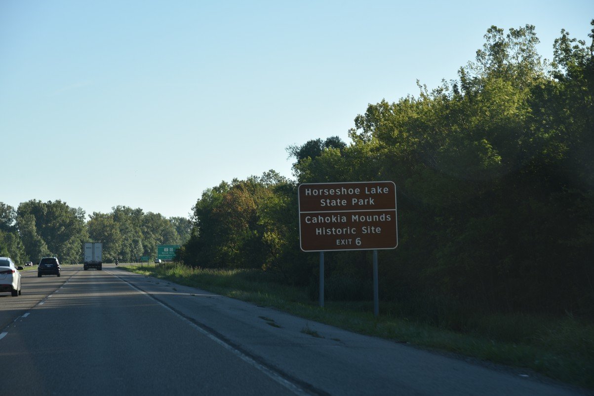 dsc_3003cahokiamoundswoodhenge.jpg