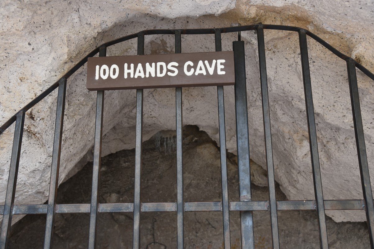 dsc_2385100handscave.jpg