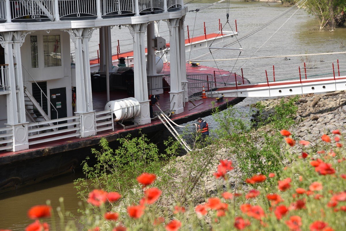 dsc_2293natchezriverboat.jpg