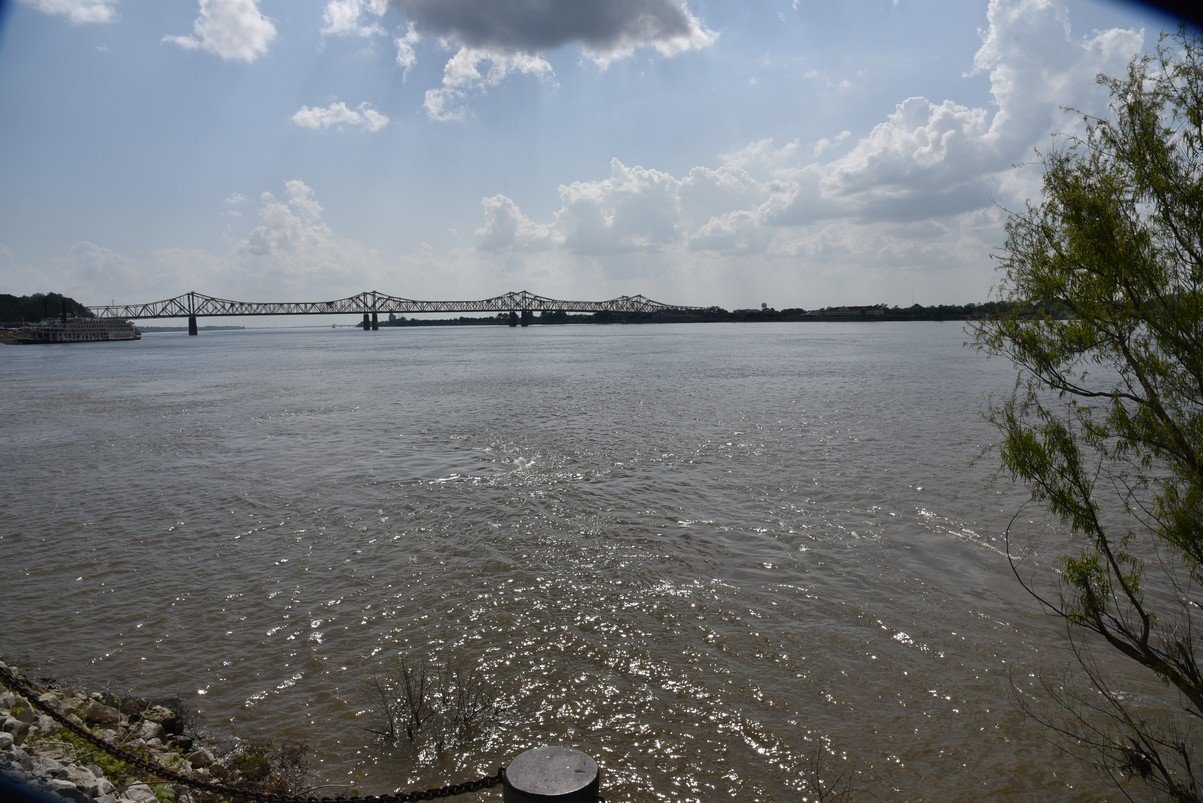 dsc_2272natchezmissriver.jpg